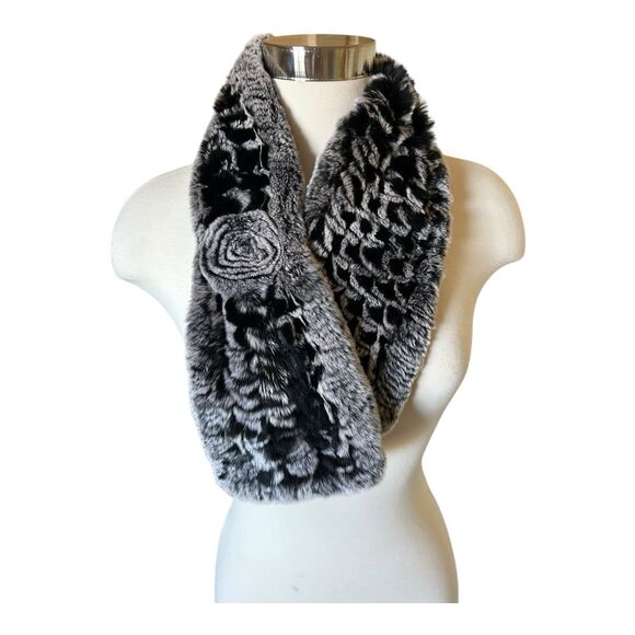 Rex Rabbit Fur Pull Through Neck Wrap Scarf Rosette Black White 34” - Picture 2 of 6
